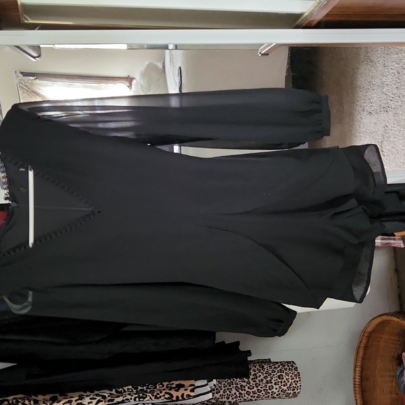Women's Express dressy Black shortall dress/shorts with sheer sleeves size 4. - Picture 5 of 6